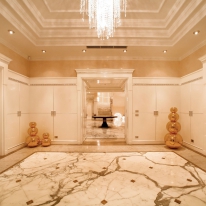 Мрамор "Gold Beige" и "Calacatta"